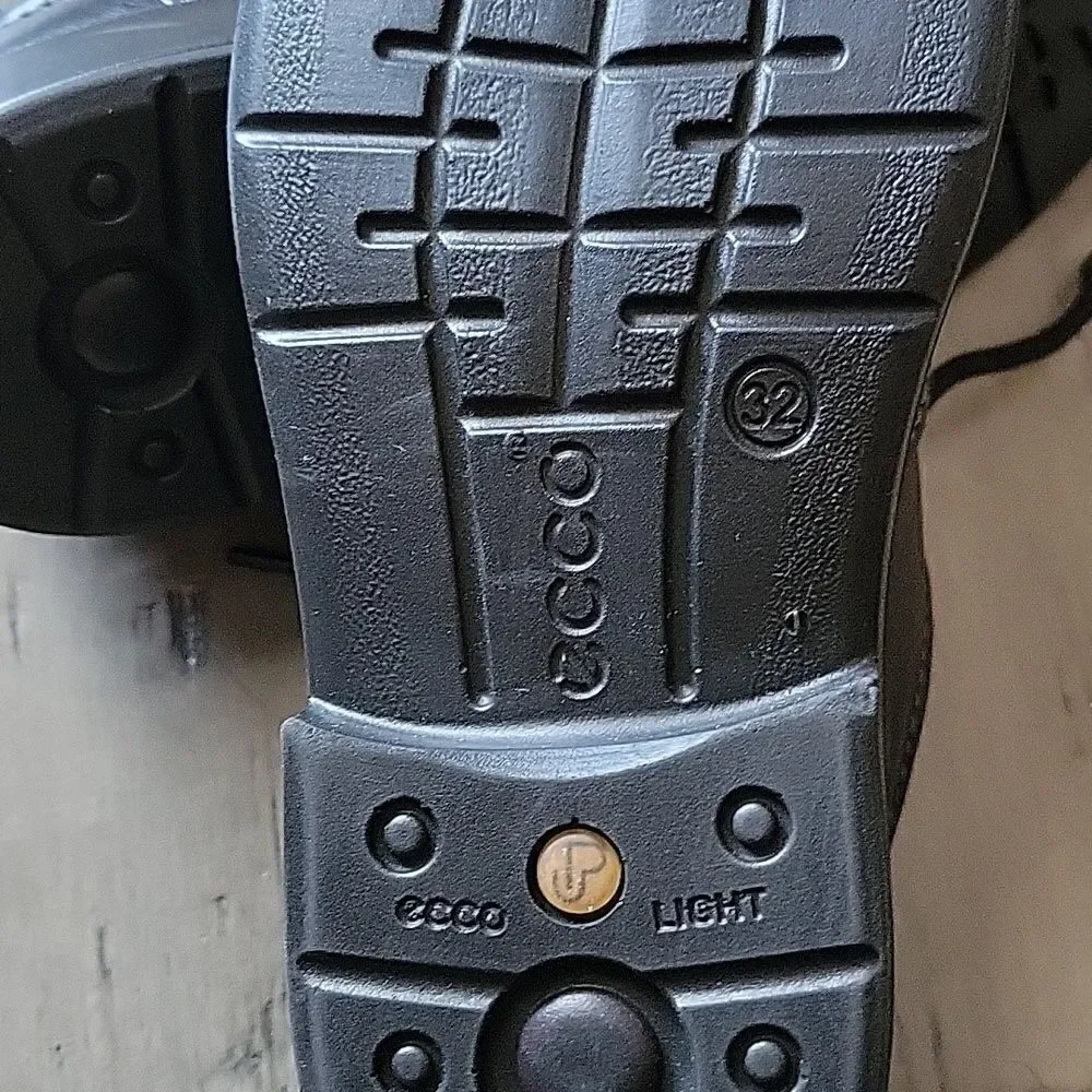 Ecco, Boys leather size 32